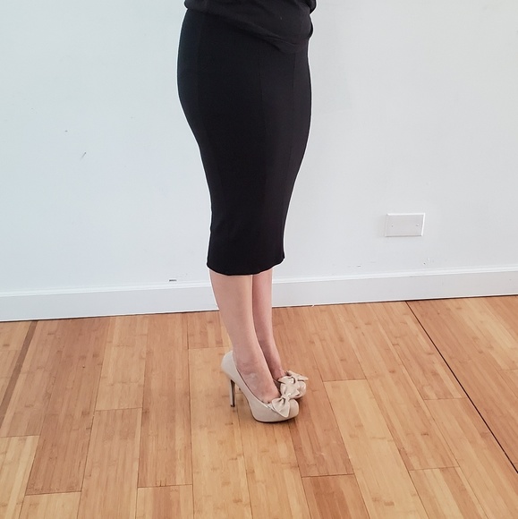 mossimo Dresses & Skirts - Black pencil skirt